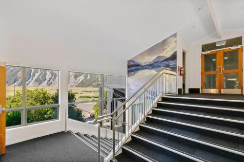 Mt Cook Lodge & Motels,Glentanner>>Aoraki / Mount Cook,3 star