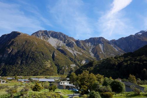 Mt Cook Lodge & Motels,Glentanner>>Aoraki / Mount Cook,3 star