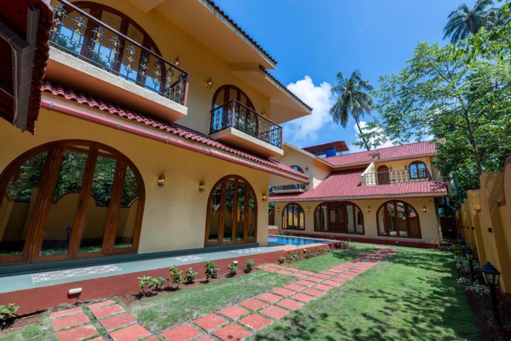 ishaan holiday home