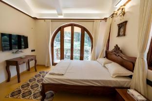 ishaan holiday home