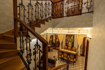 ishaan holiday home