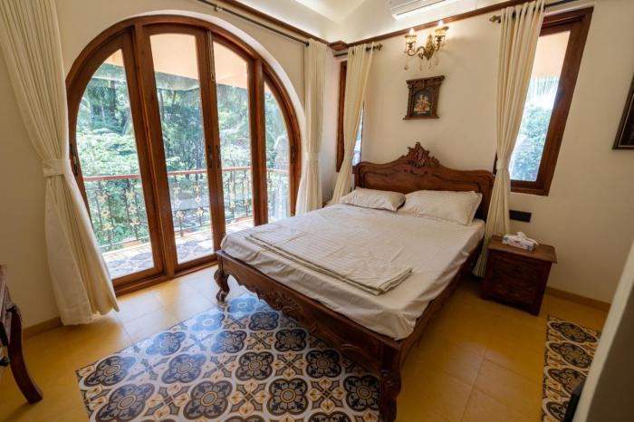 ishaan holiday home