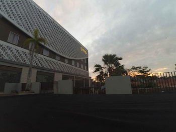 Grand Kolopaking Hotel,Gombong>>Central Java,4 star