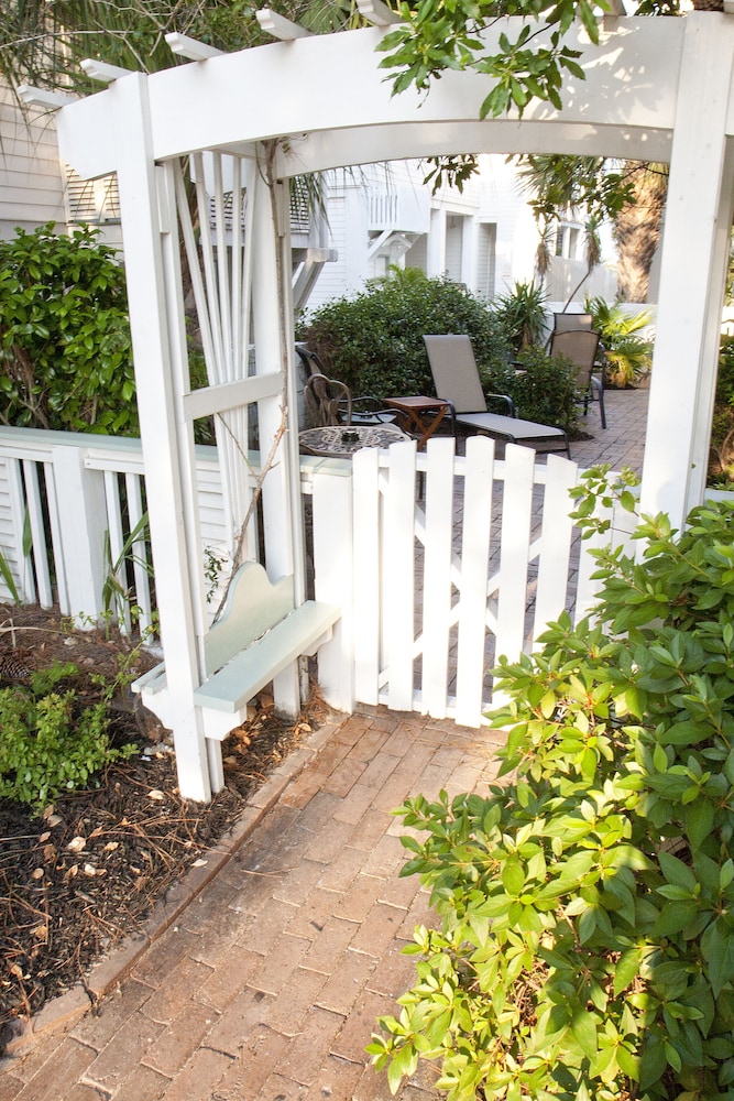 desoto beach gardens