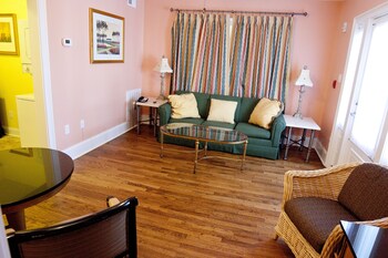 desoto beach gardens