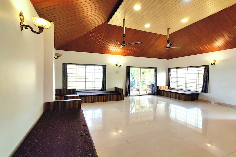 strawberry land resort