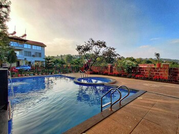 strawberry land resort