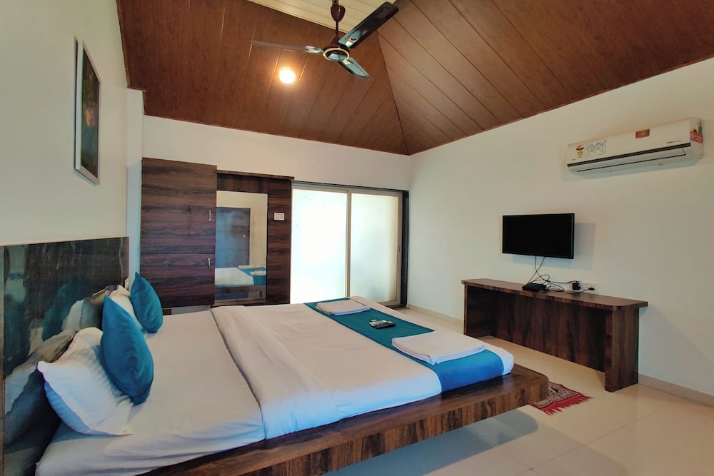 strawberry land resort