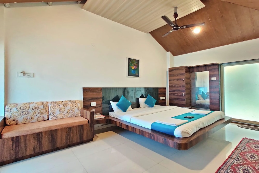 strawberry land resort