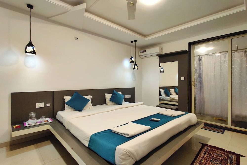 strawberry land resort