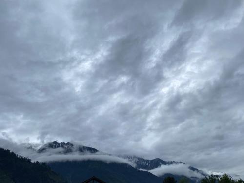 the himalayan chalet