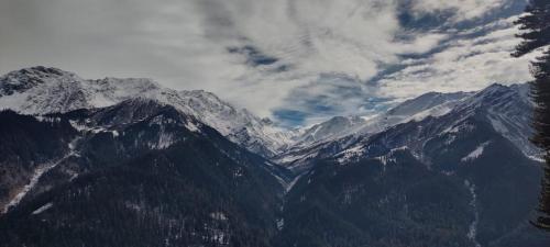 the himalayan chalet