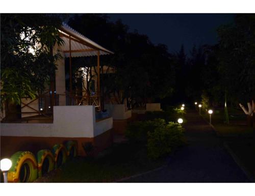 glorius gir resort