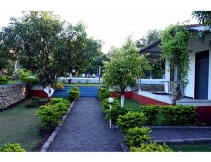 glorius gir resort