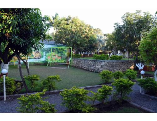 glorius gir resort