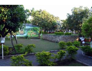 glorius gir resort