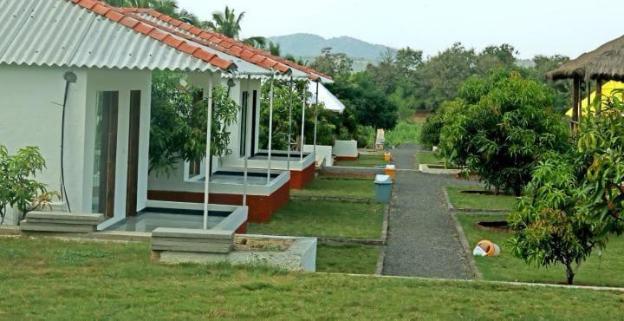 glorius gir resort
