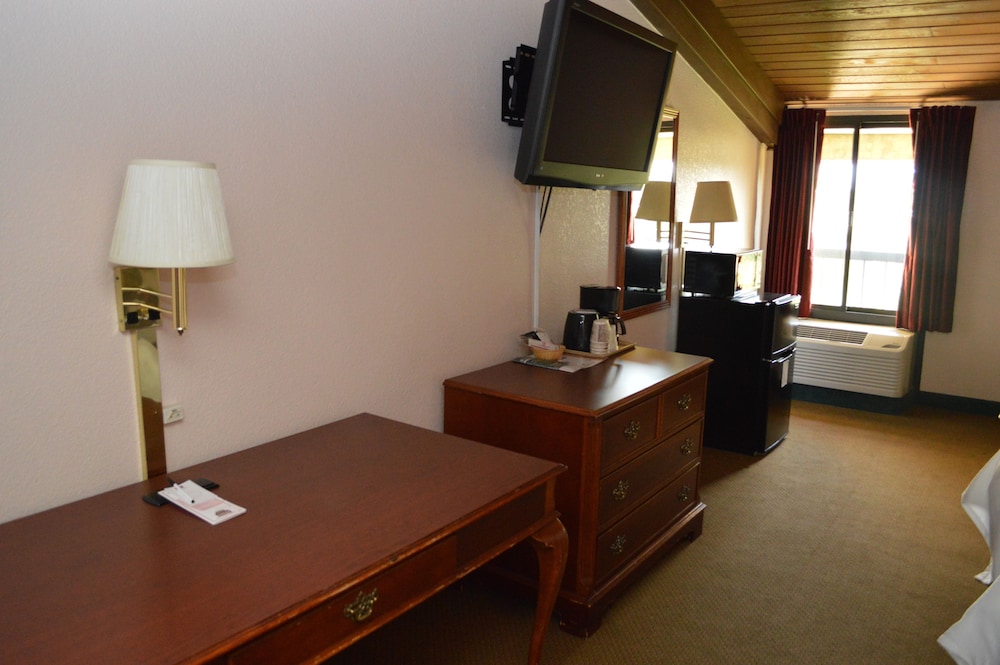 ontario airport inn