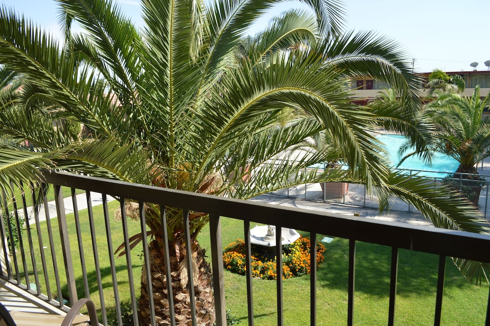 ontario airport inn