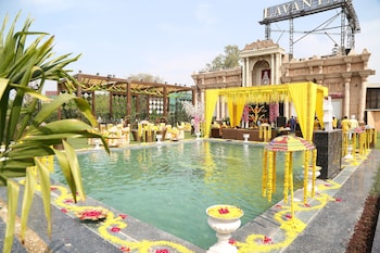 lavanya hotel near alipur delhi