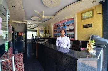hotel mohit palace