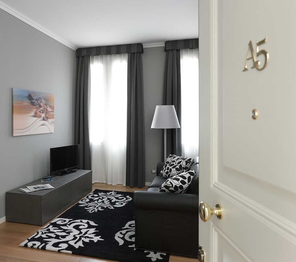 palace suite