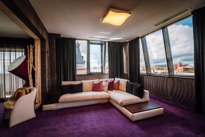 plaza v executive hotel