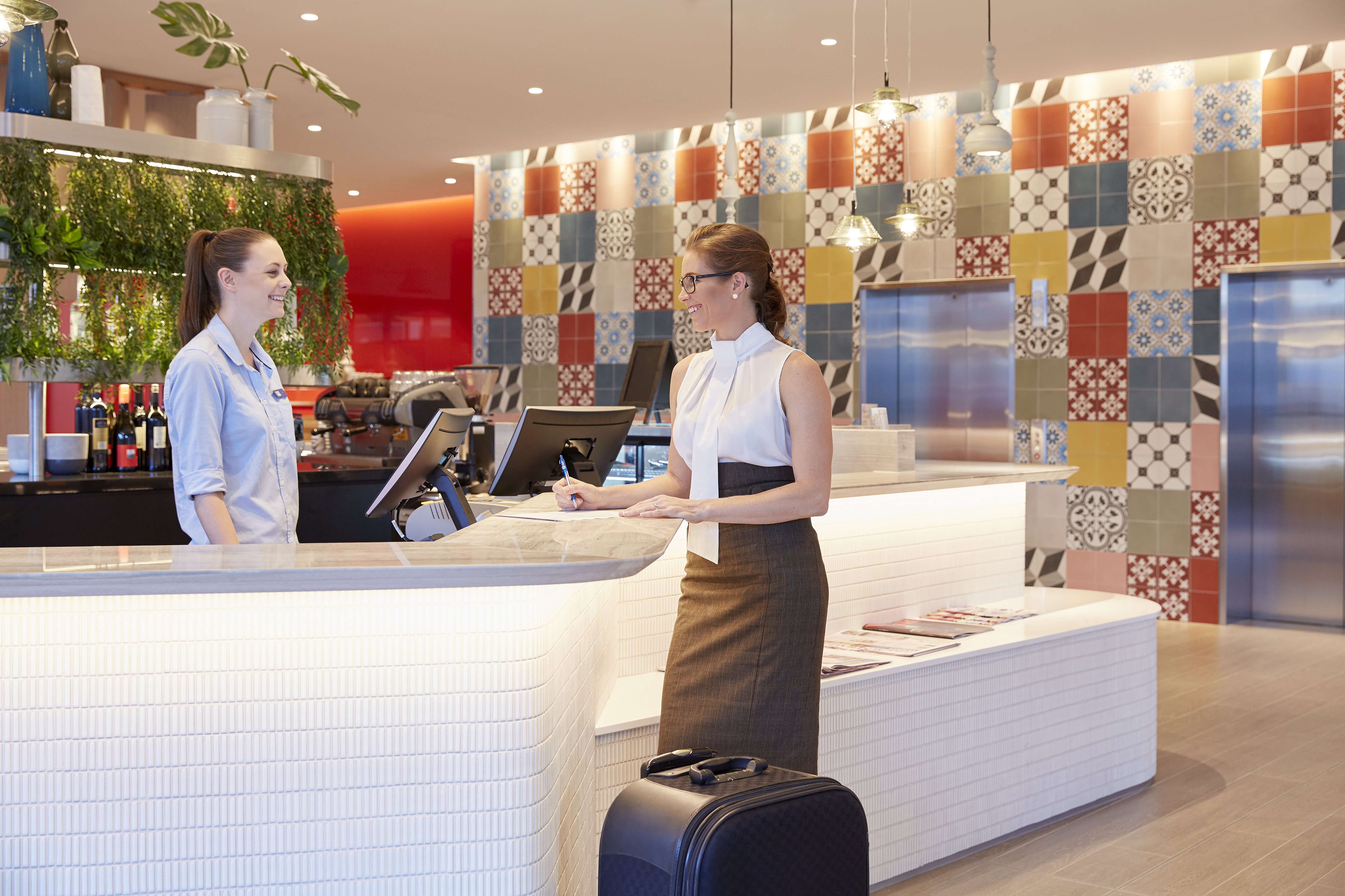 holiday inn express brisbane central by ihg