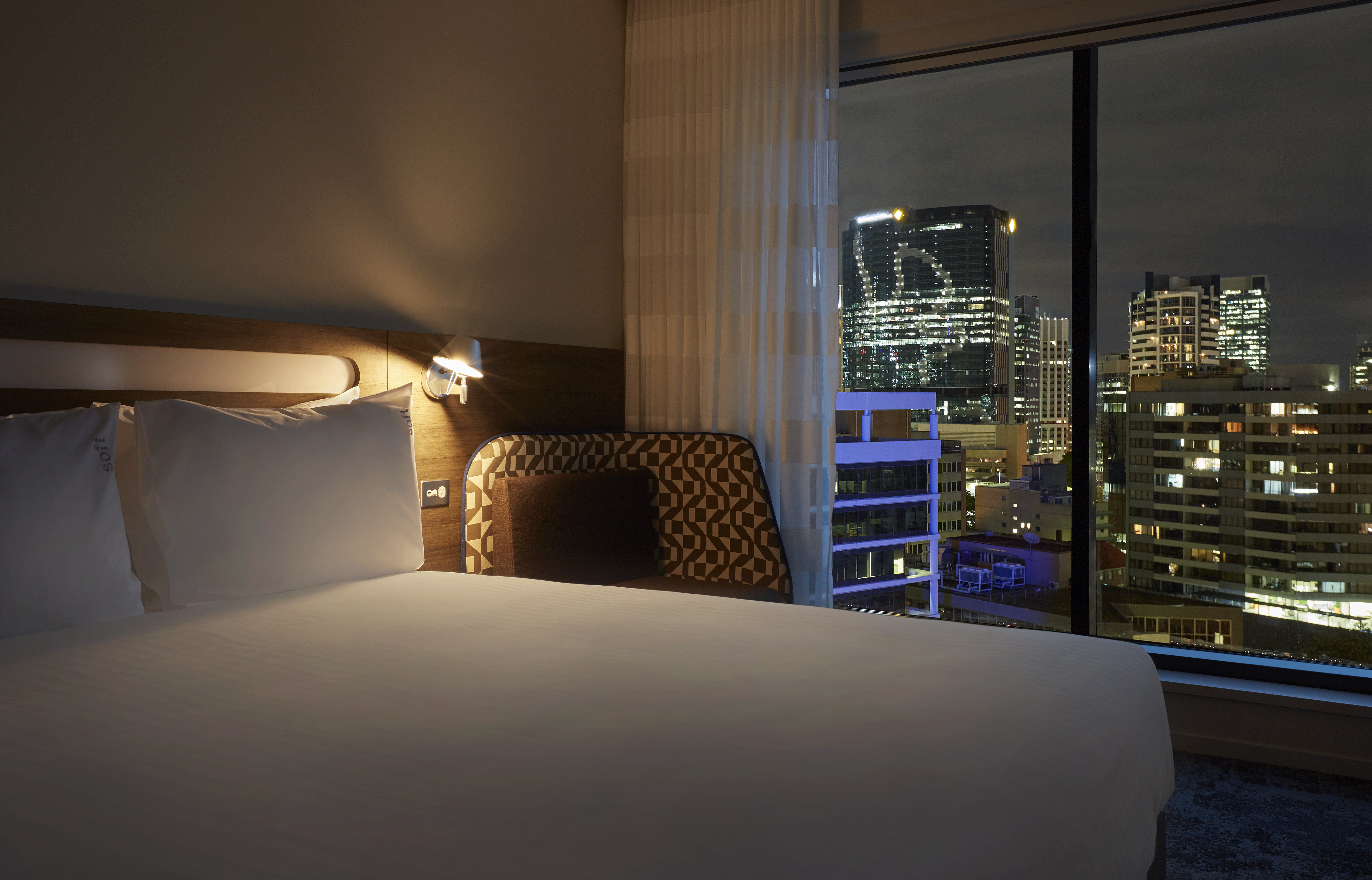 holiday inn express brisbane central by ihg