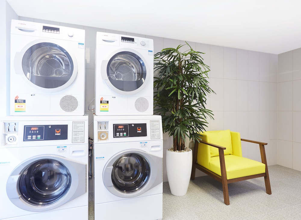 holiday inn express brisbane central by ihg