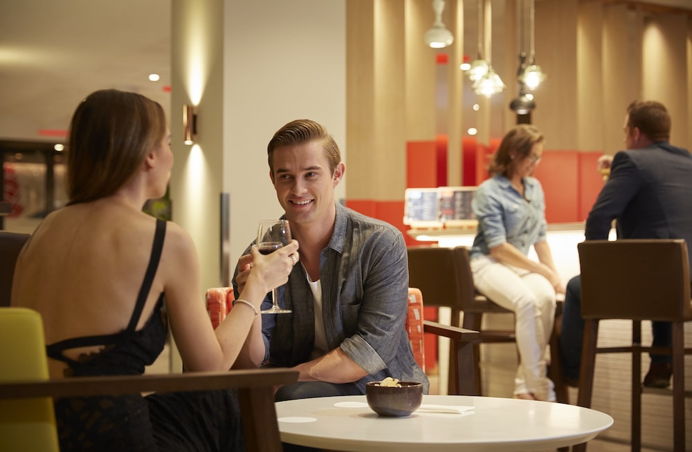 holiday inn express brisbane central by ihg