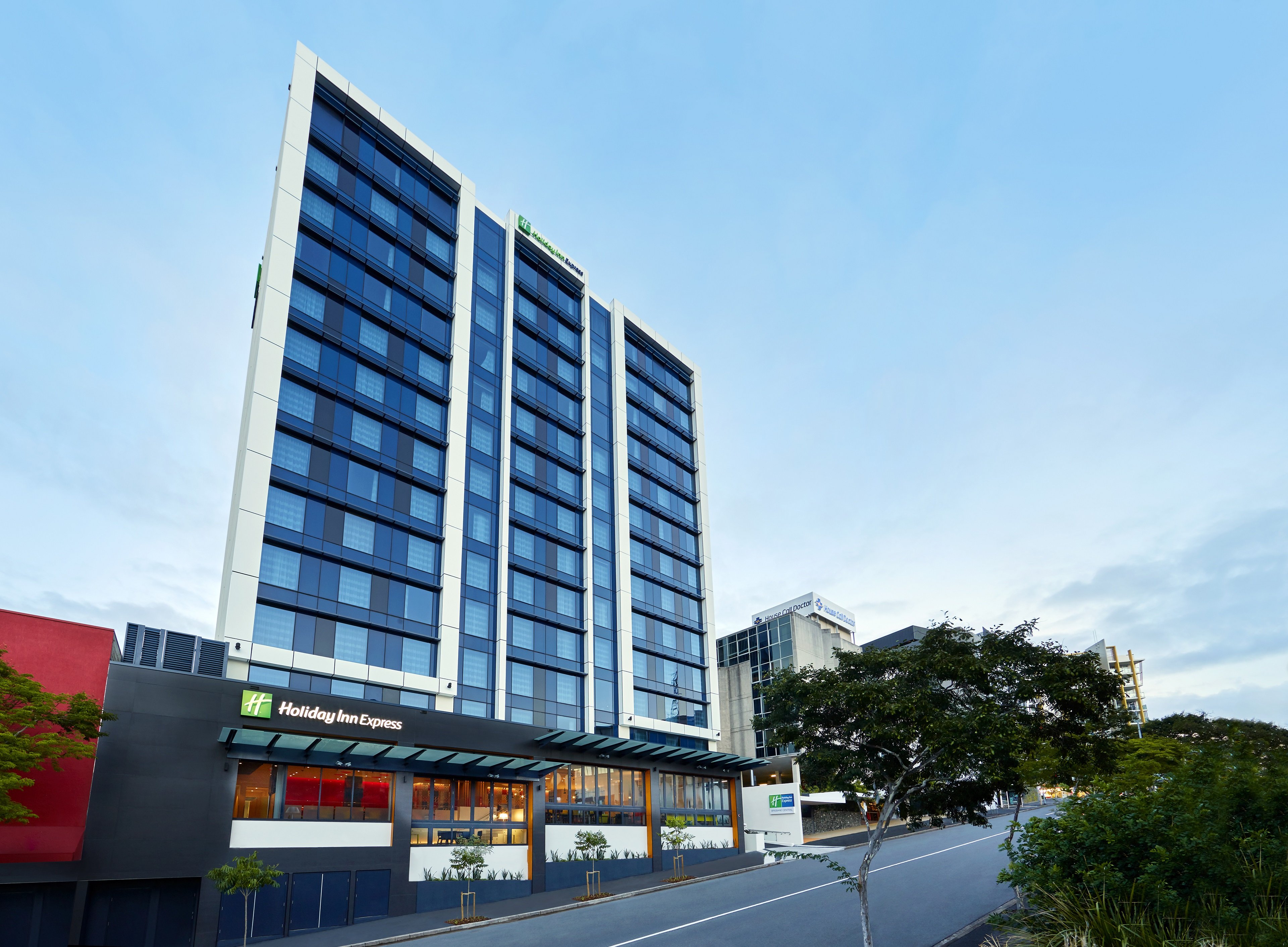 holiday inn express brisbane central by ihg