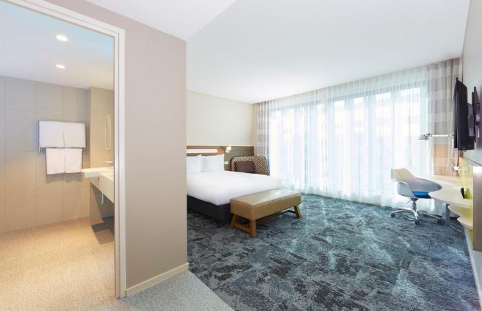 holiday inn express brisbane central by ihg