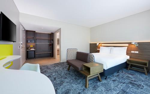 holiday inn express brisbane central by ihg