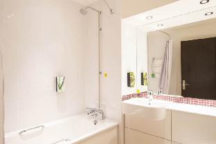 premier inn cleethorpes