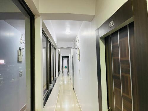 hotel mani international