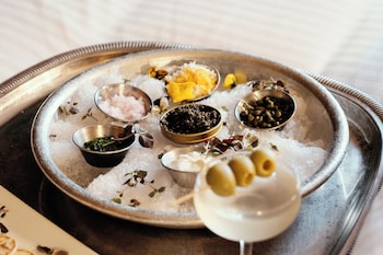 Petit Ermitage,Hollywood>>California,4 star