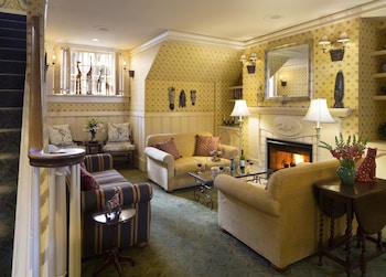 Petite Auberge,863 Bush St,3 star