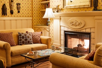 Petite Auberge,863 Bush St,3 star