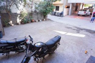 Hotel Laxminarayan ,Near Temple,3 star
