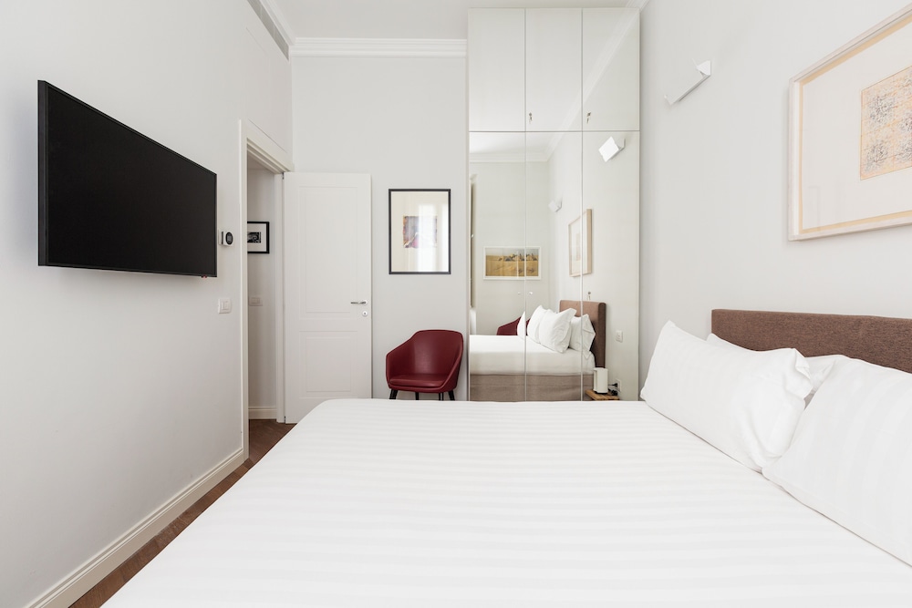 brera apartments in san babila