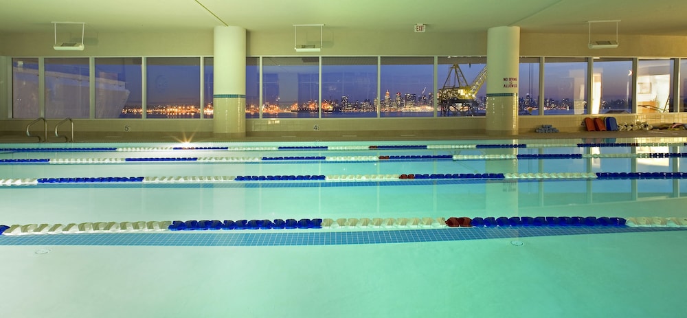 Pinnacle Hotel At The Pier,Downtown New Westminster>>British Columbia,4 star