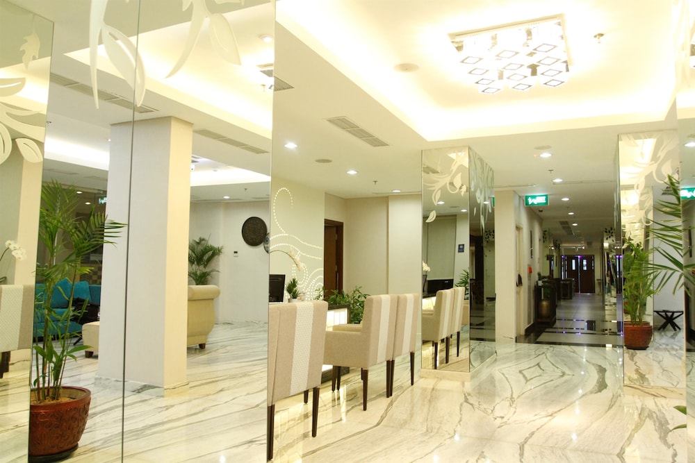Golden Tulip Essential Tangerang,Tangerang>>Jakarta,4 star