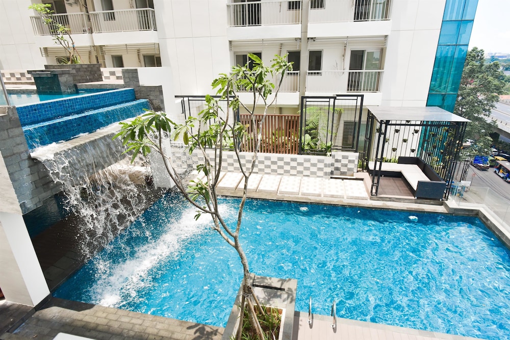 Golden Tulip Essential Tangerang,Tangerang>>Jakarta,4 star