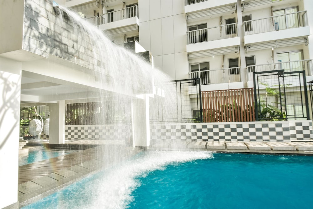 Golden Tulip Essential Tangerang,Tangerang>>Jakarta,4 star