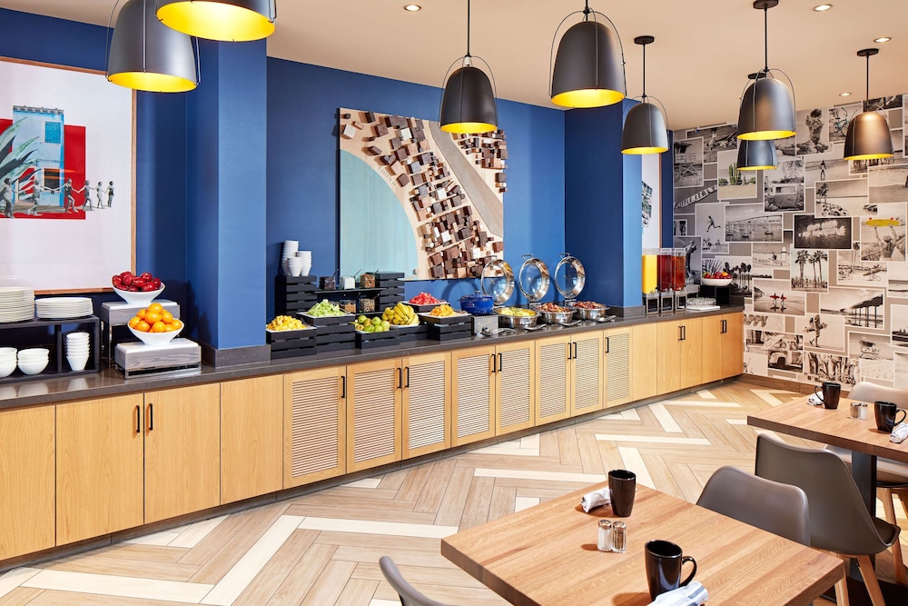 hilton garden inn san diego downtown bayside