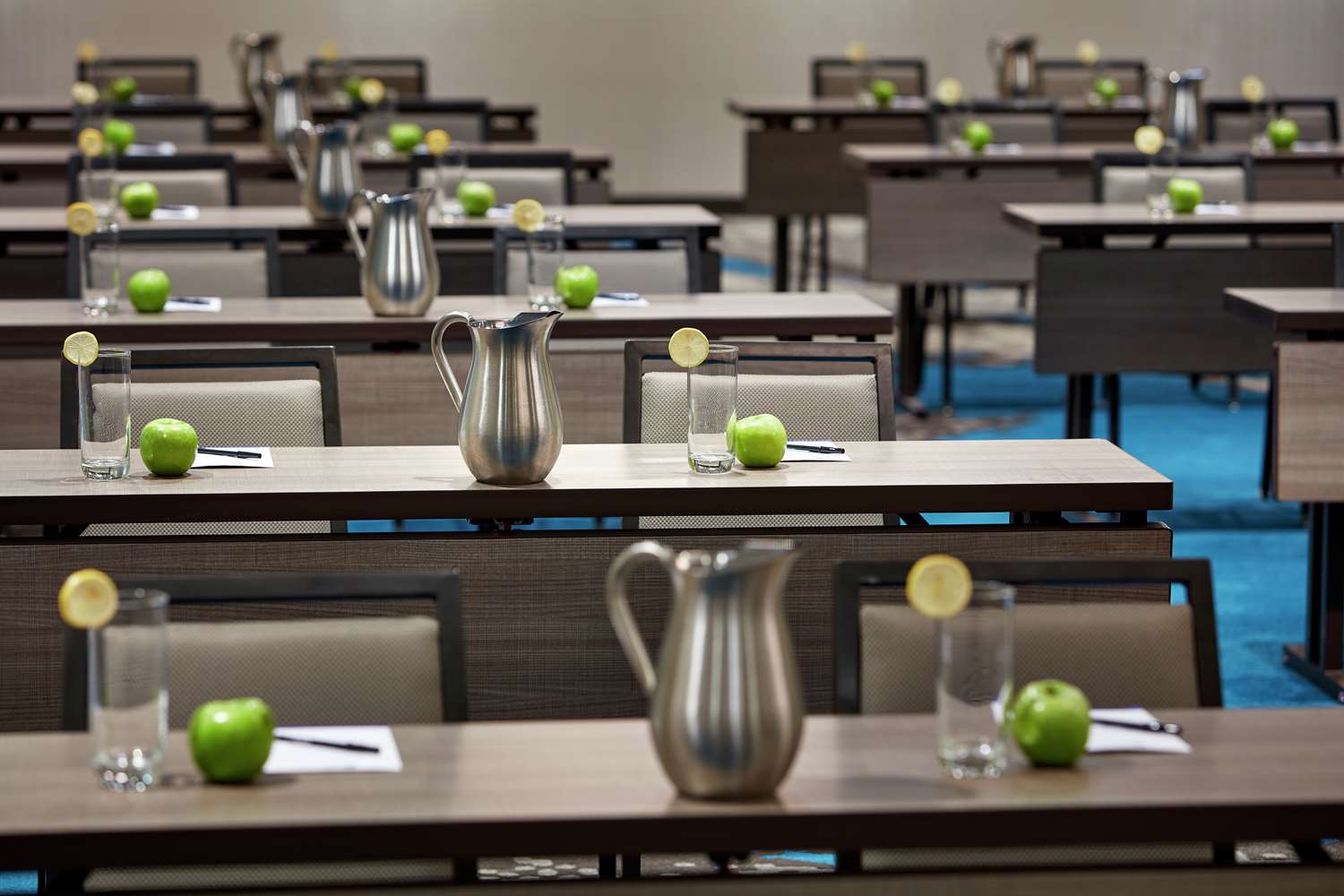 hilton garden inn san diego downtown bayside