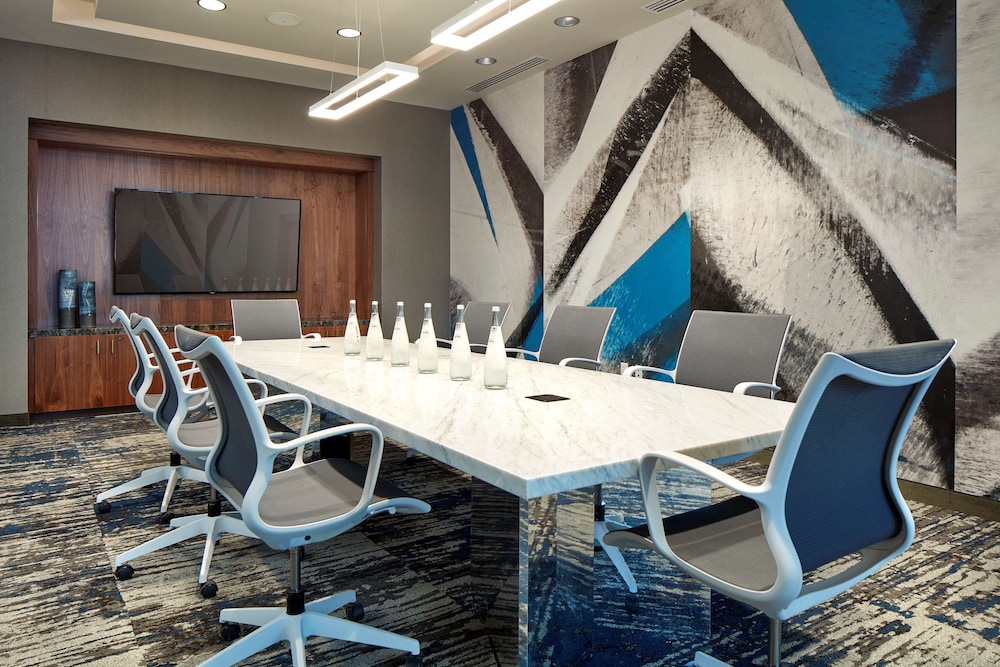 hilton garden inn san diego downtown bayside