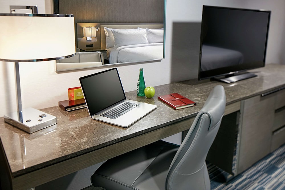 hilton garden inn san diego downtown bayside
