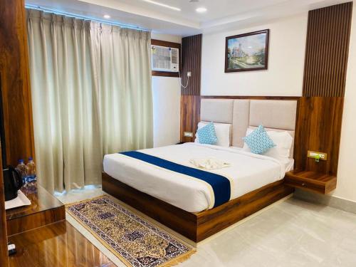 Hotel Maa Laxmi Palace,,3 star